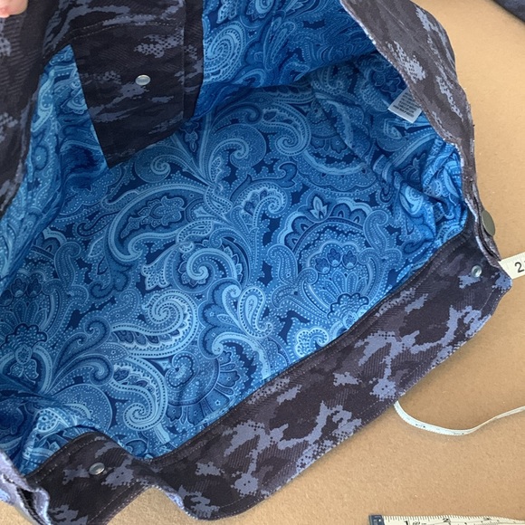 TALLIA Sport Navy Camo Print Trucker Jacket - Medium - Picture 9 of 10